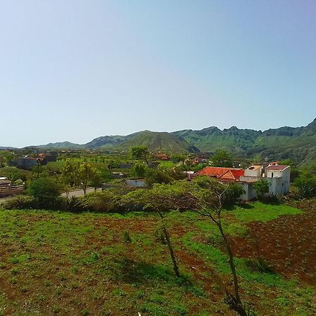 Bed and Breakfast Cote De France Fundura Exterior foto